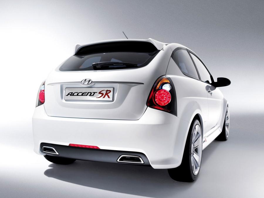  Hyundai Accent SR Concept 2005 года  (фото 9 из 14)
